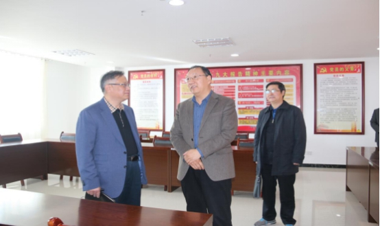 省委常委、省總工會主席馬吉孝等一行蒞臨青海物產(chǎn)集團公司視察，調(diào)研指導道路貨運企業(yè)建會、貨運司機入會等工作