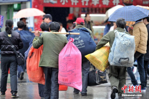 聚焦春節(jié)“恐歸族”：近鄉(xiāng)情怯，恐懼何來？(圖)